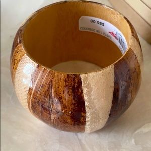 Bracelet with Wood Textured Pattern